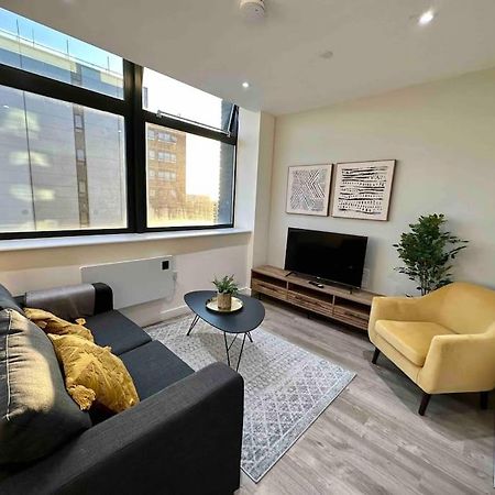 Apartament 1 Bed Flat With View Of Old Trafford Manchester Zewnętrze zdjęcie