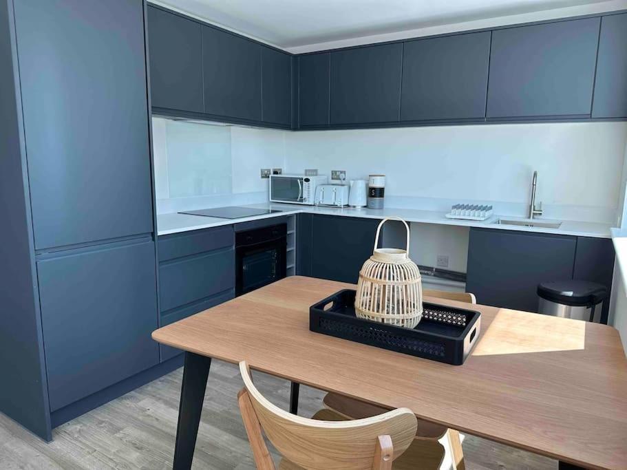 Apartament 1 Bed Flat With View Of Old Trafford Manchester Zewnętrze zdjęcie